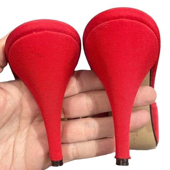 ESCADA Red satin pointed toe gold chain slingback pumps size 10 - Picture 6 of 11